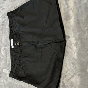BOGO! Vetemin, Black Shorts, Size M